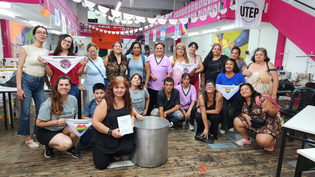 Ese verso no me lo como. Taller sobre desinformación para cuidadoras comunitarias